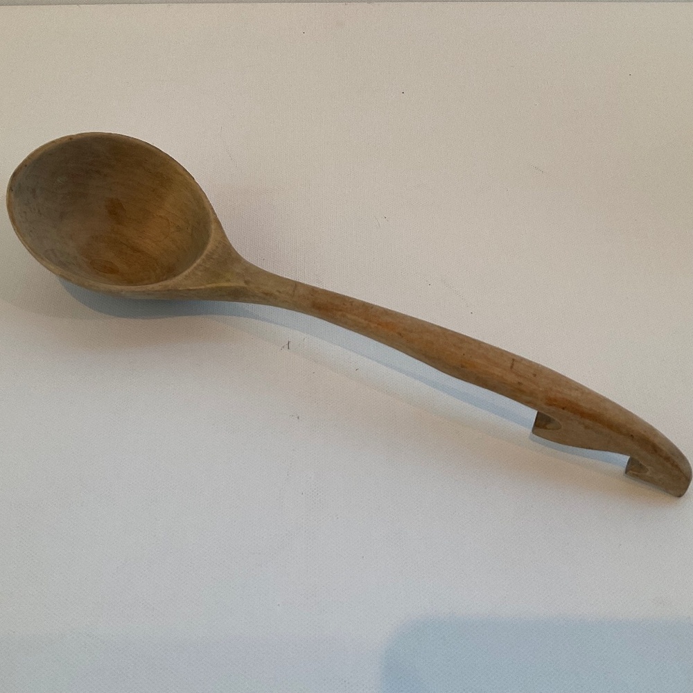 SALE‼️VINTAGE PRIMITIVE HAND CARVED ONE PIECE TREENWARE WOODEN DIPPER/LADLE 12”